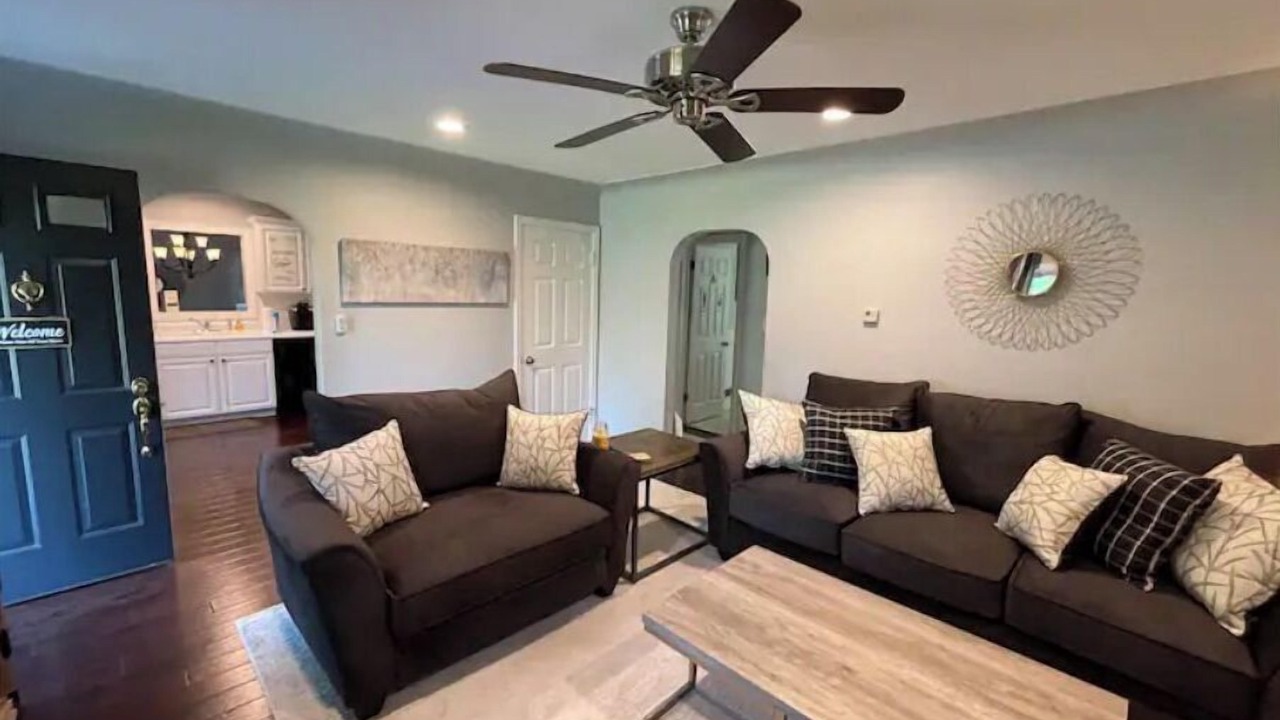Photo of Livingroom in Battle Creek