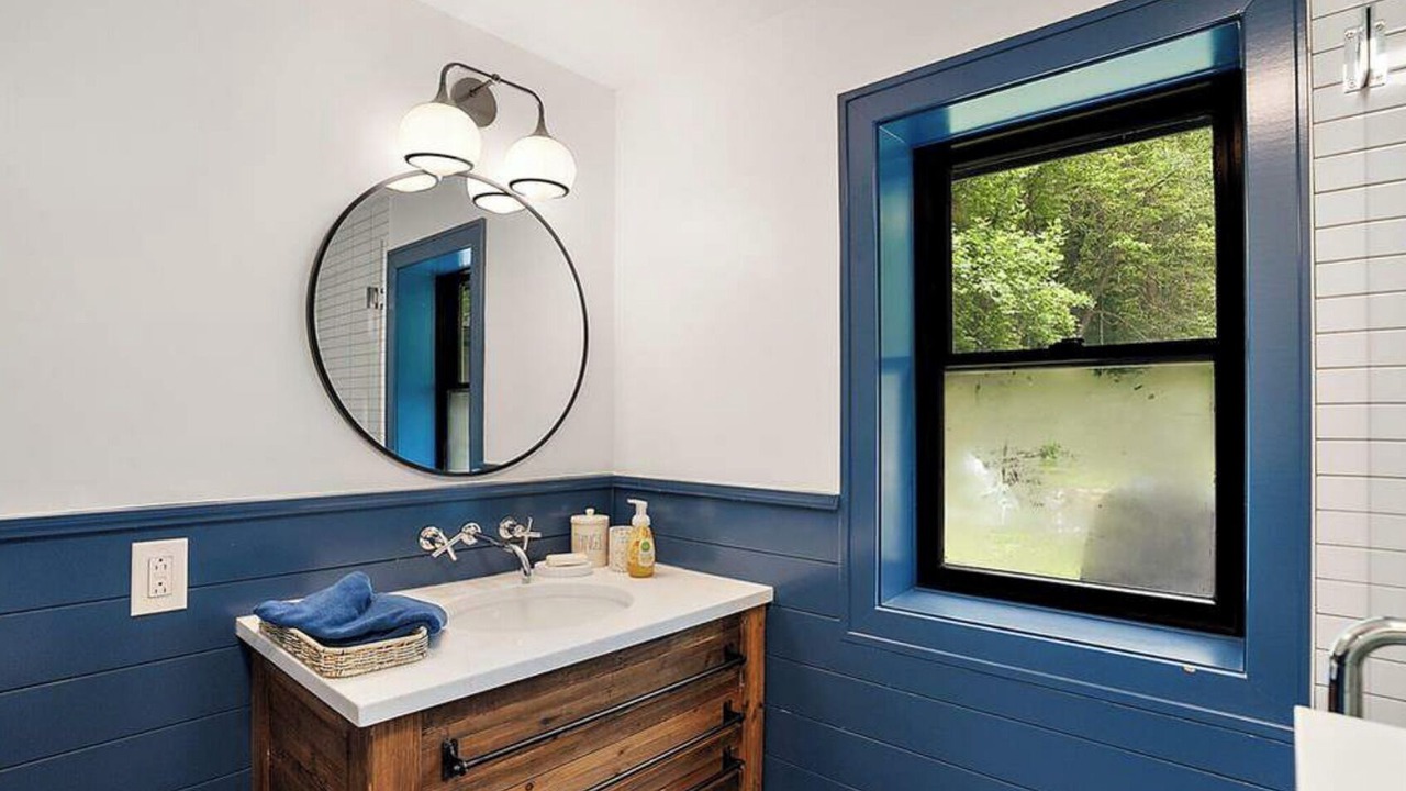 Photo of Bathroom in Lakeside