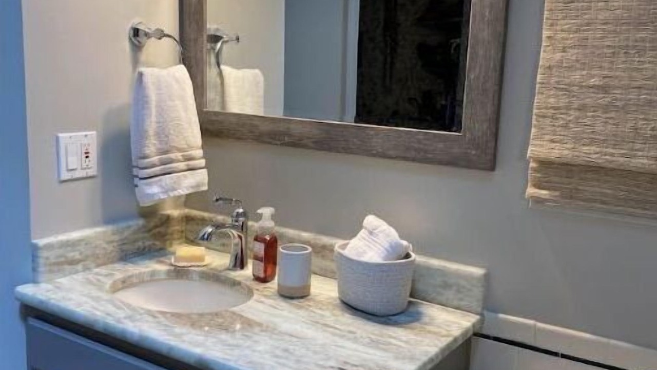 Photo of Bathroom in Niles