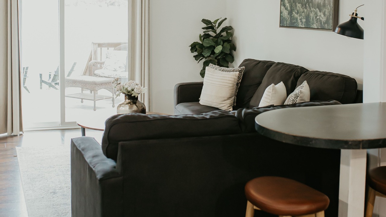 Photo of Livingroom in Six Lakes