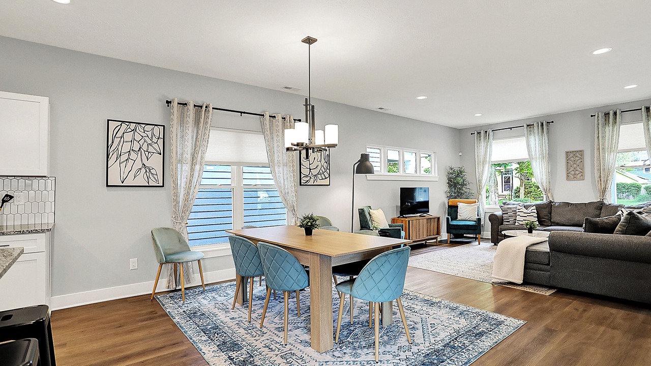 Photo of Livingroom in Fall Creek Place