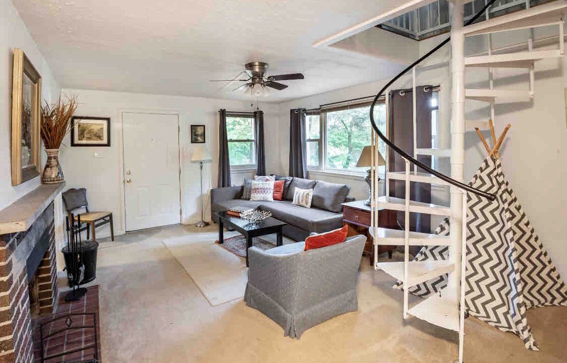 Photo of Livingroom in Spring Grove