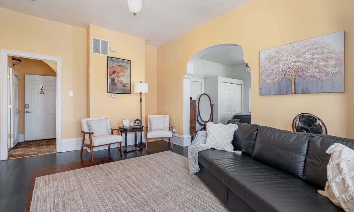 Photo of Livingroom in Michigan City