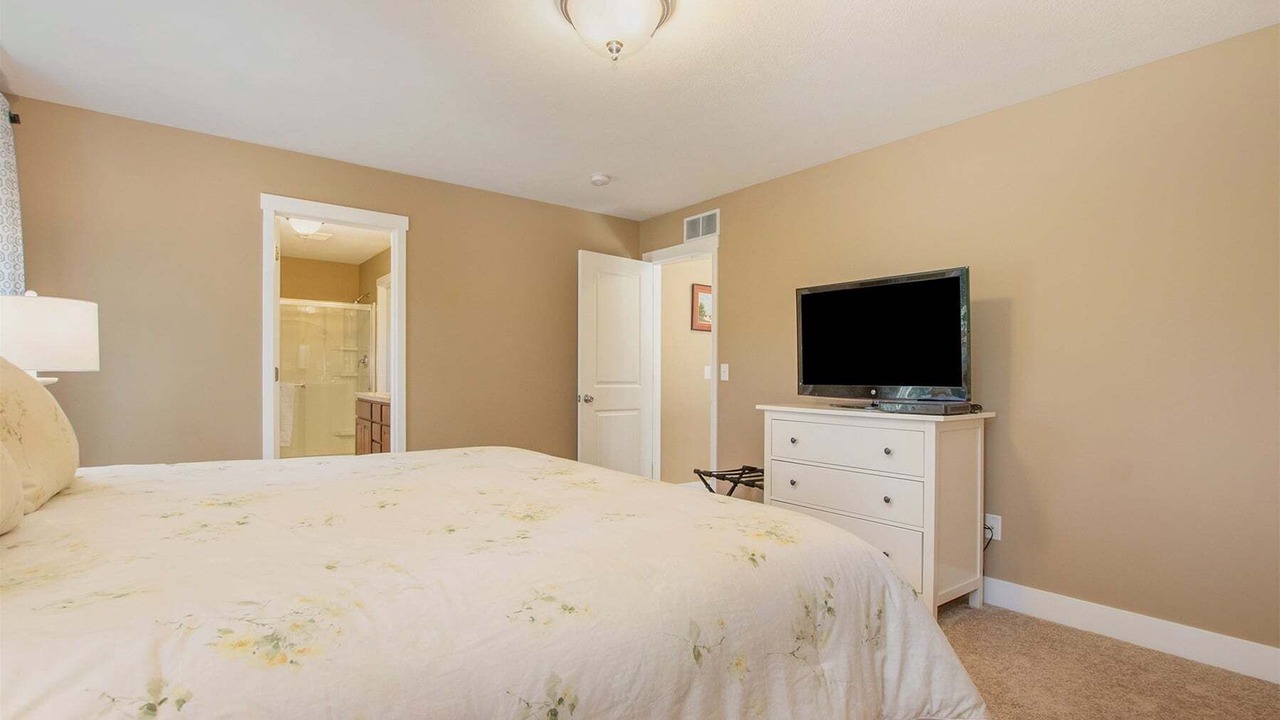 Photo of Bedroom in Saugatuck
