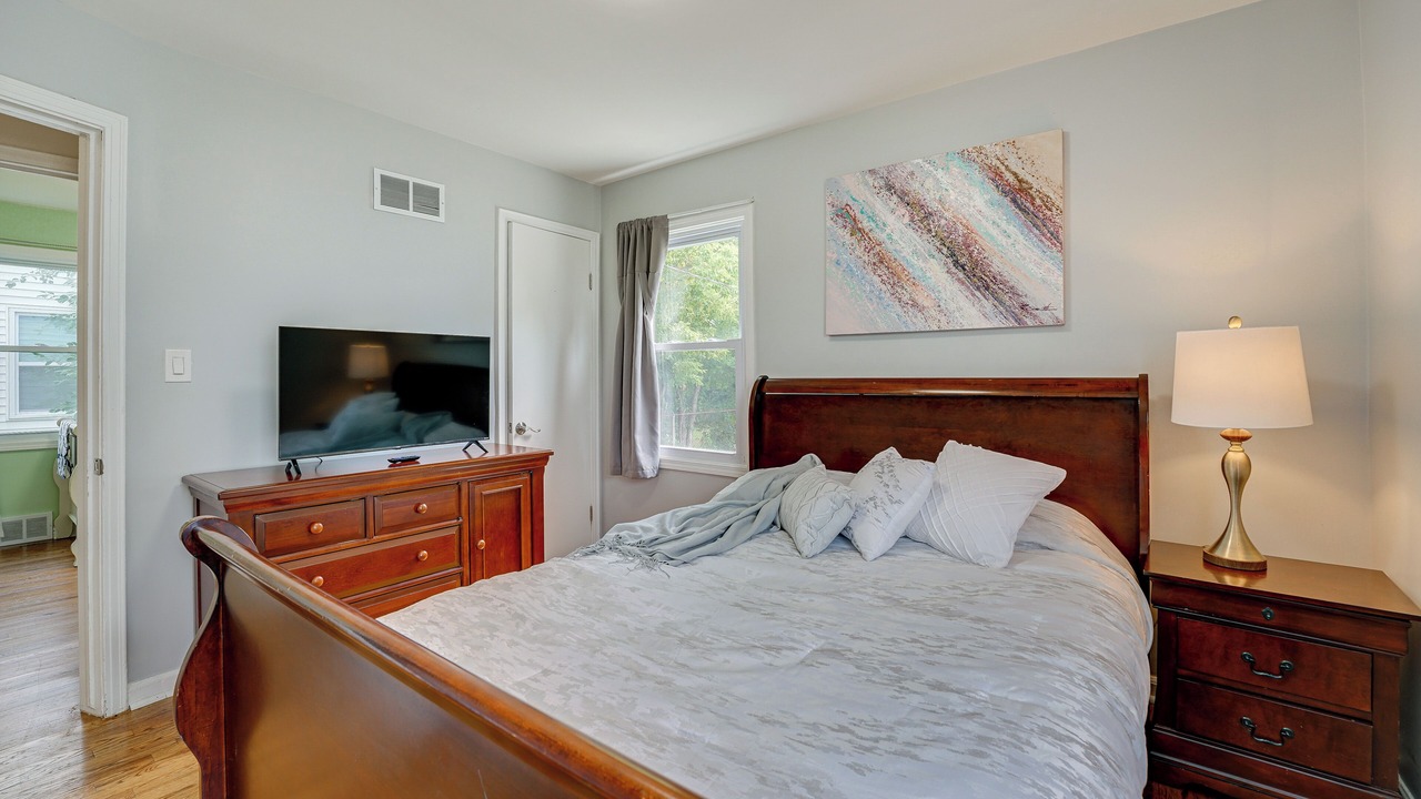 Photo of Bedroom in Southfield