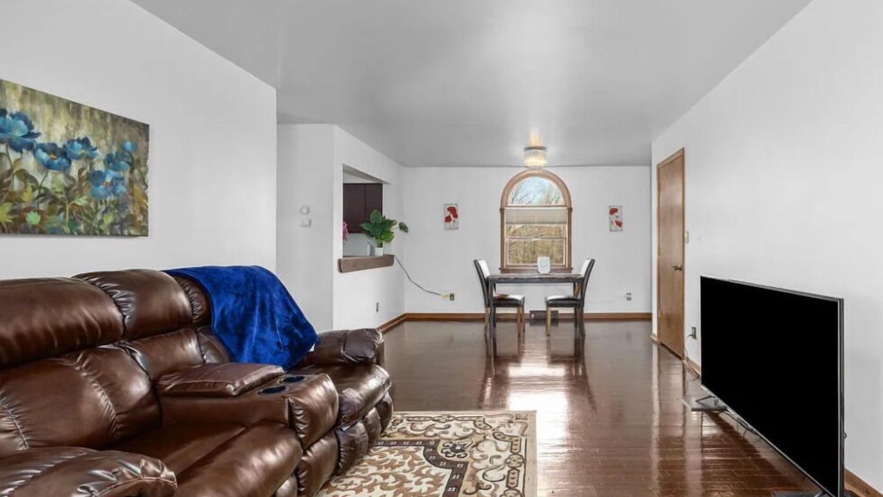 Photo of Livingroom in Marshall
