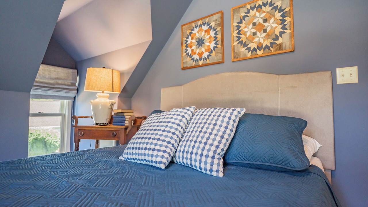 Photo of Bedroom in Niles