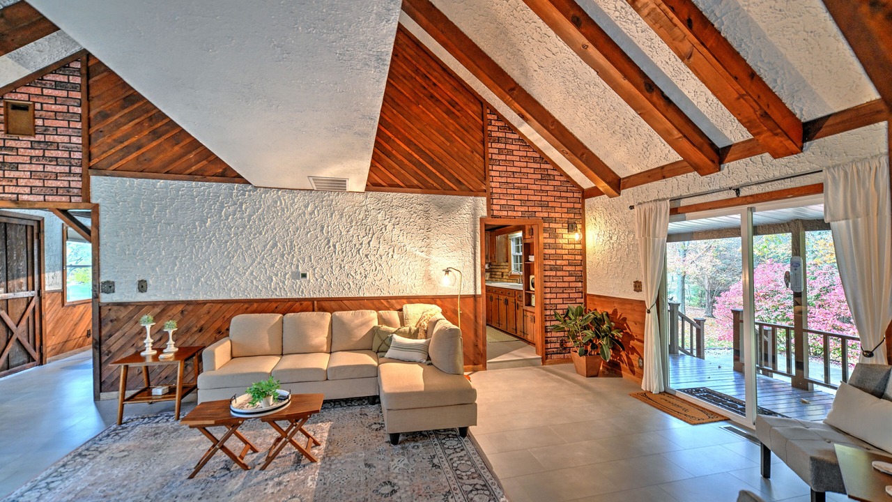 Photo of Livingroom in Middlebury