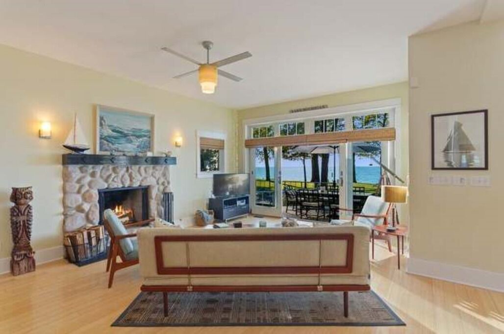 Photo of Livingroom in Lake Michigan Beach