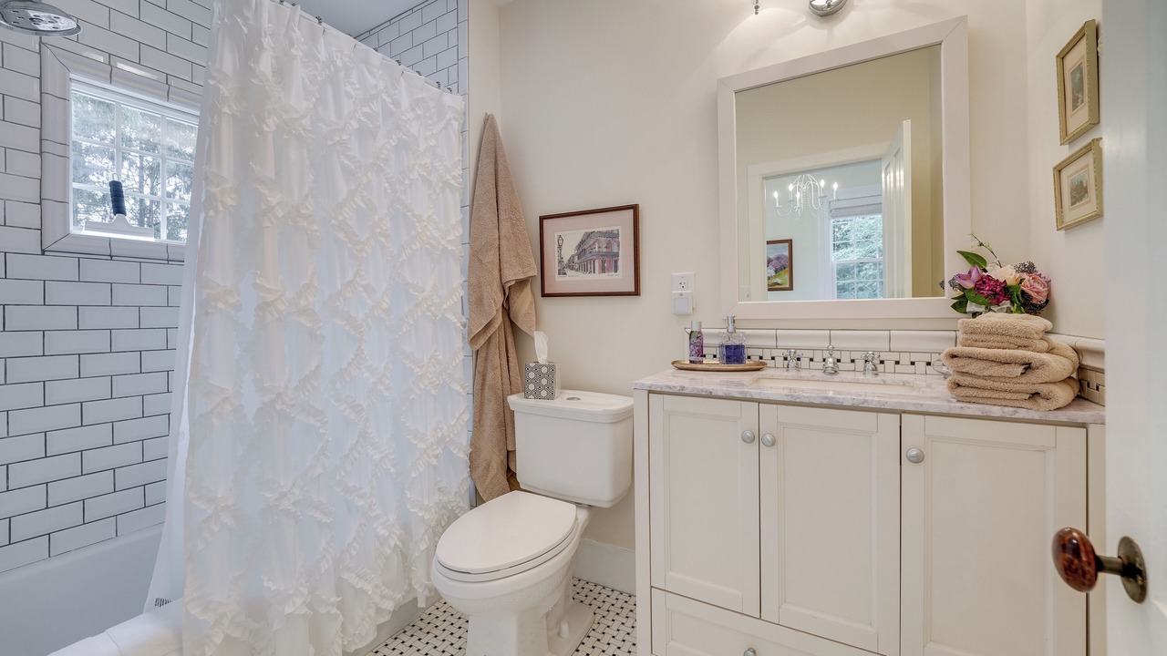 Photo of Bathroom in Westler Lake