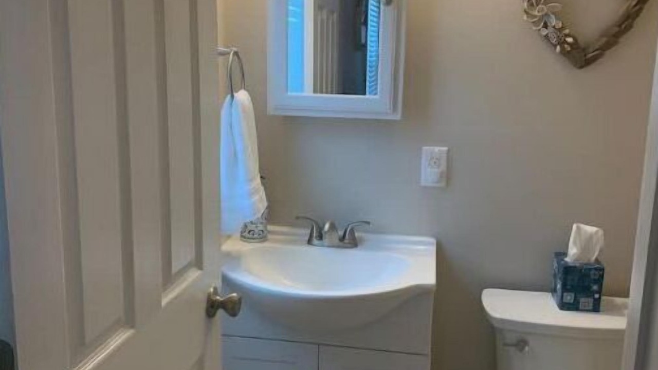 Photo of Bathroom in Niles