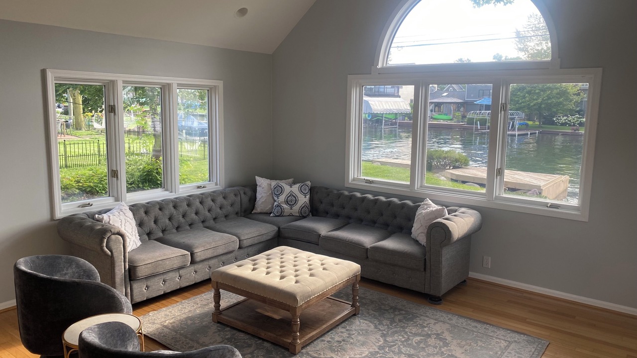 Photo of Livingroom in Sylvan Lake