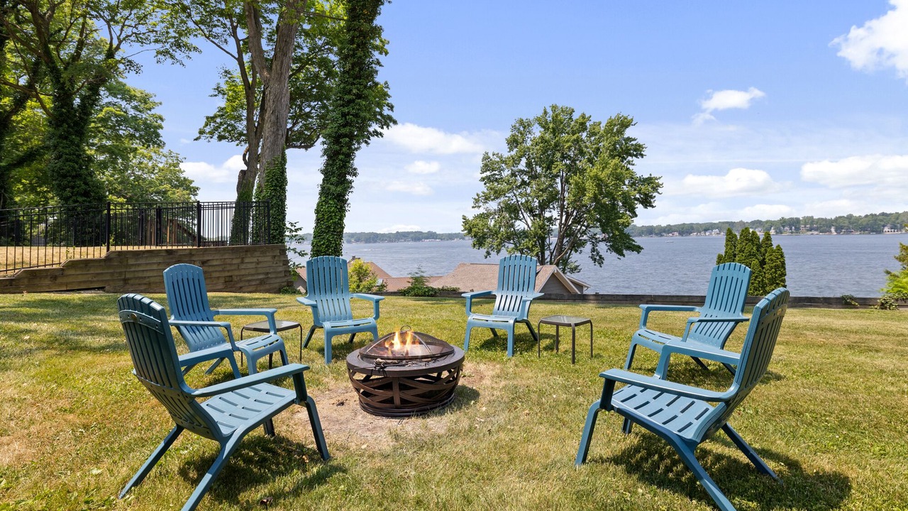 Photo of Outdoor in Paw Paw Lake