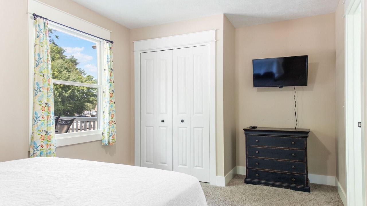 Photo of Bedroom in Macatawa