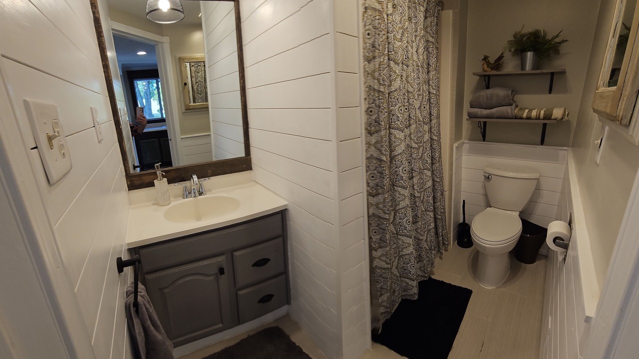Photo of Bathroom in Cloverdale