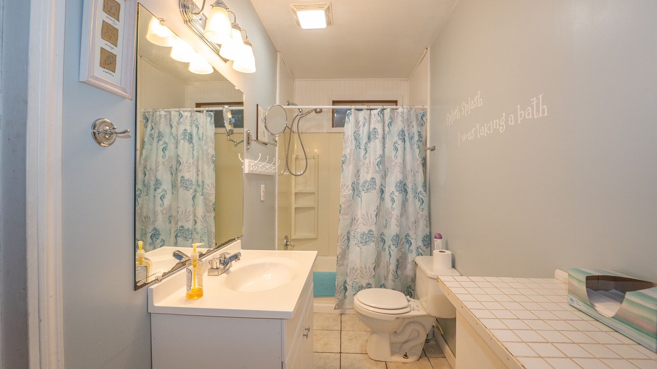 Photo of Bathroom in Twin Lake
