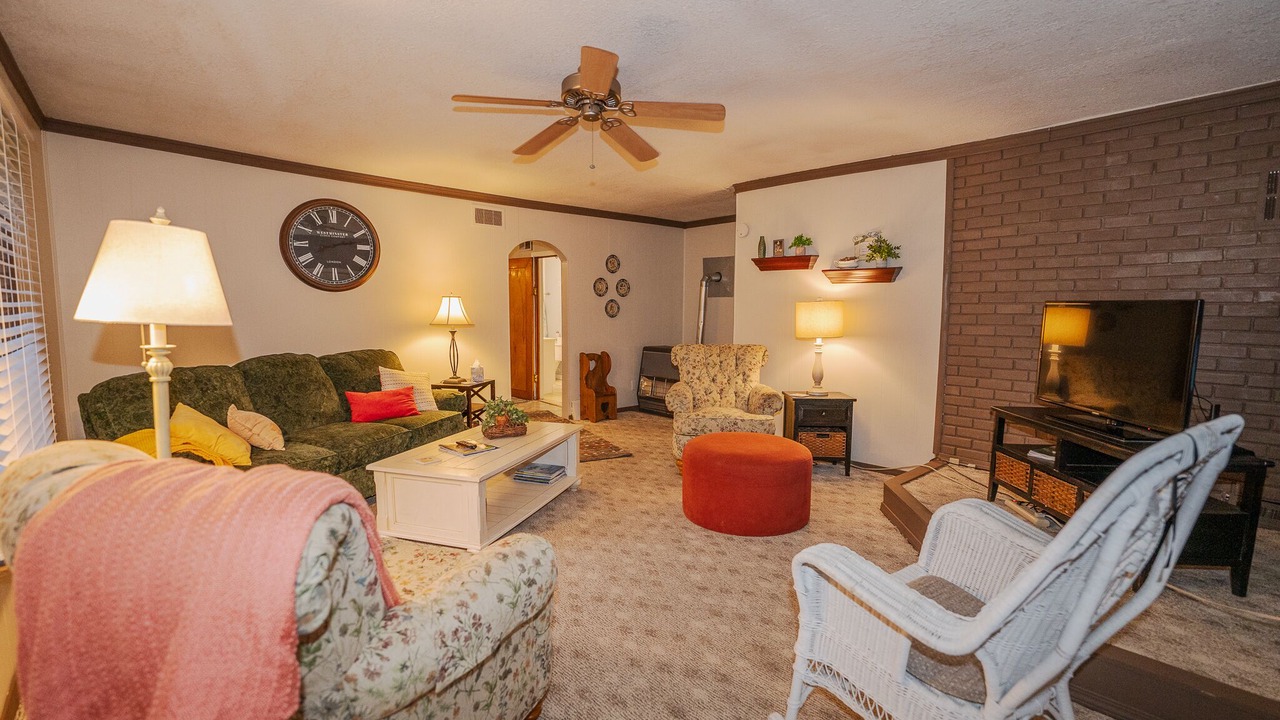 Photo of Livingroom in Twin Lake