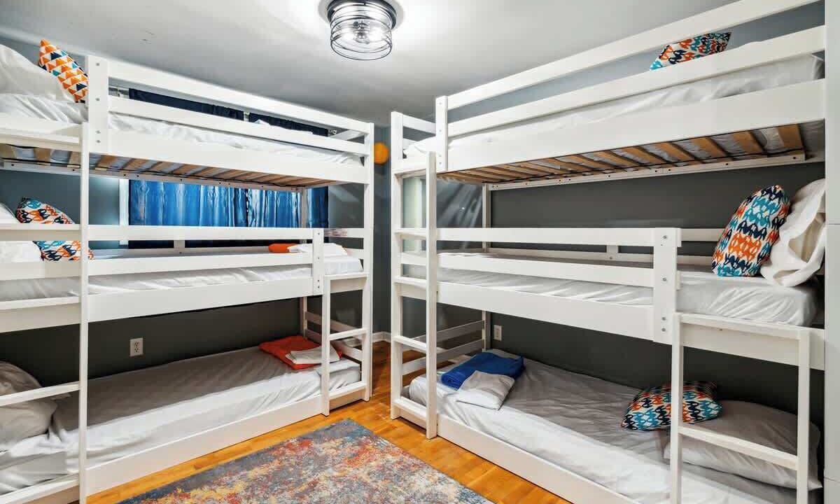 Photo of Bedroom in Lansing