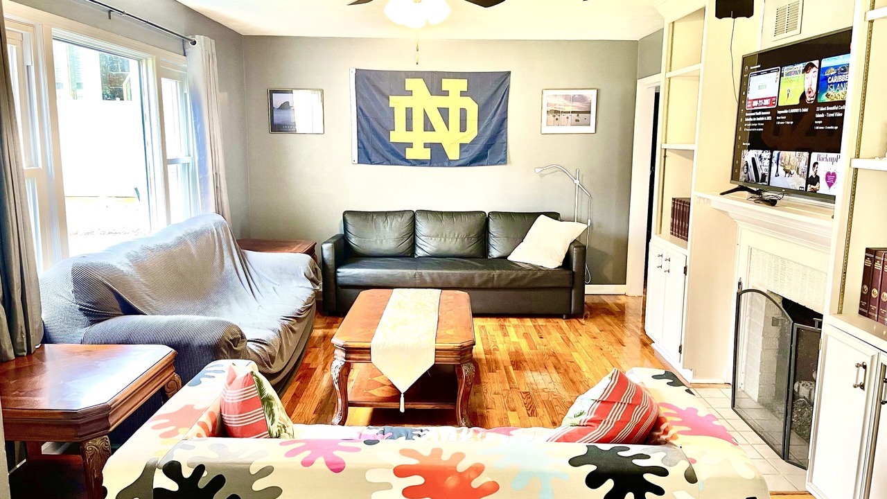 Photo of Livingroom in Wooded Estates