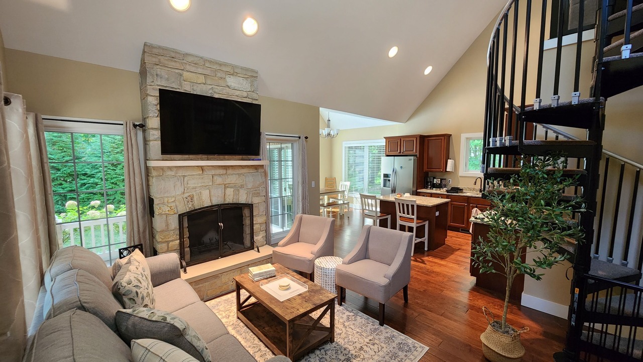 Photo of Livingroom in Michigan City