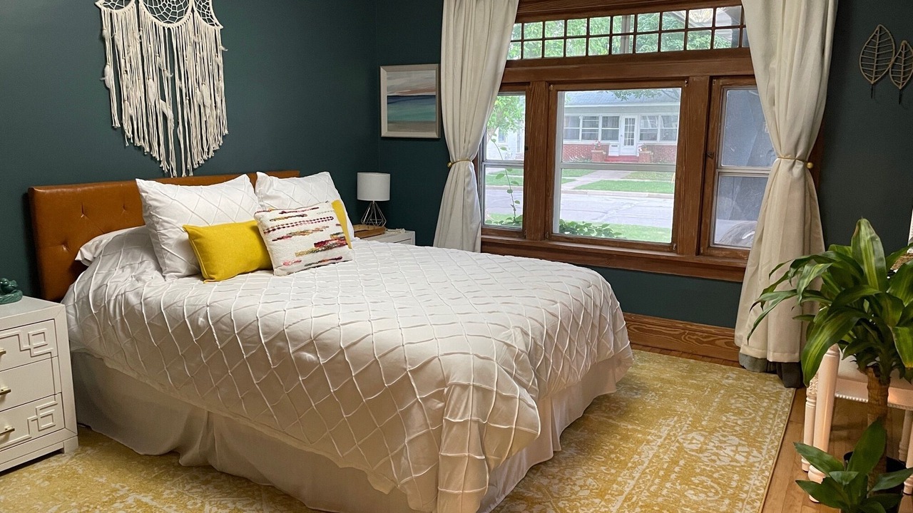 Photo of Bedroom in Lakeside