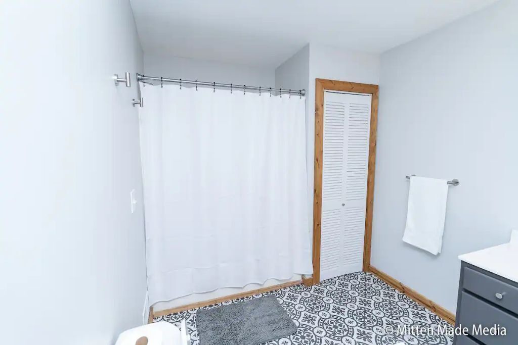 Photo of Bathroom in Lakeside