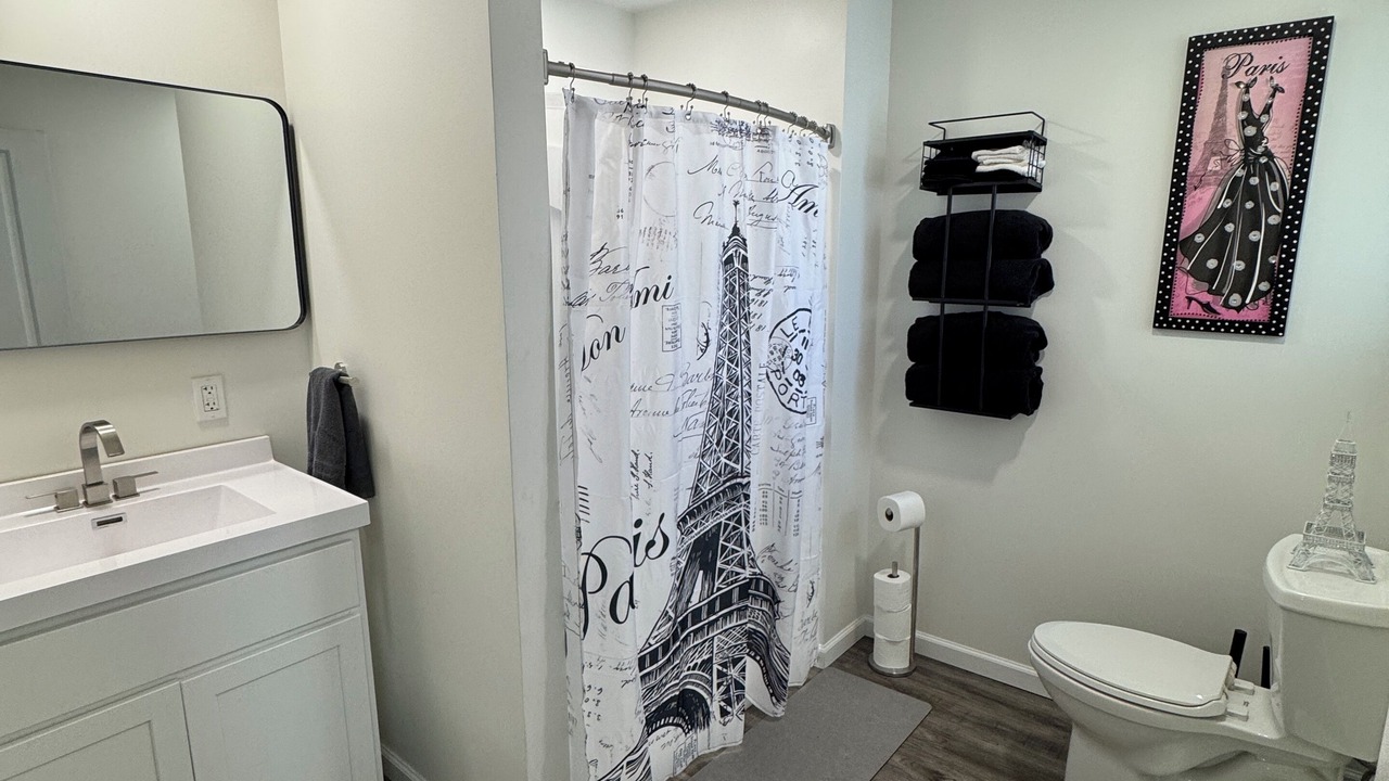 Photo of Bathroom in Westside Connection