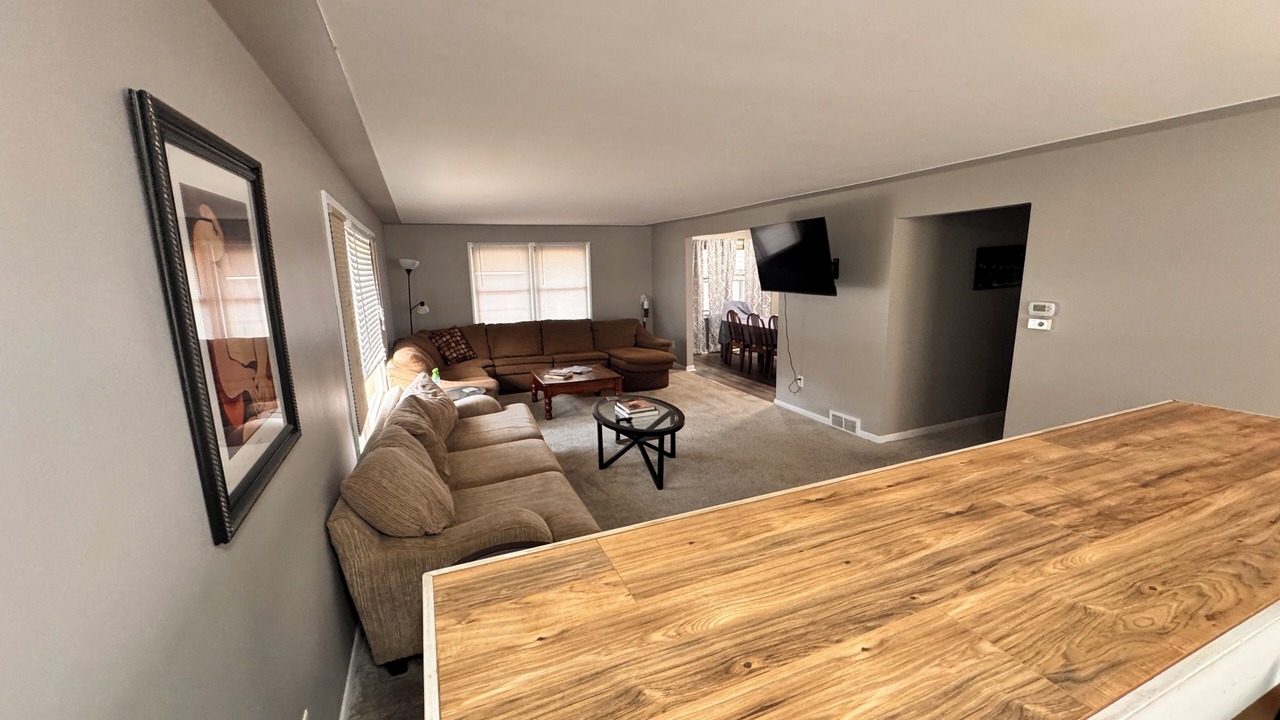 Photo of Livingroom in Westside Connection