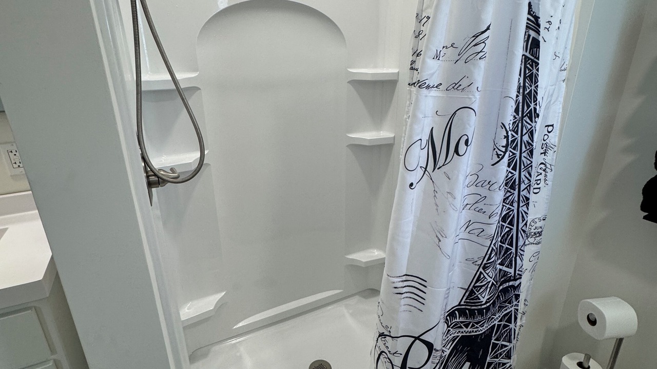 Photo of Bathroom in Westside Connection