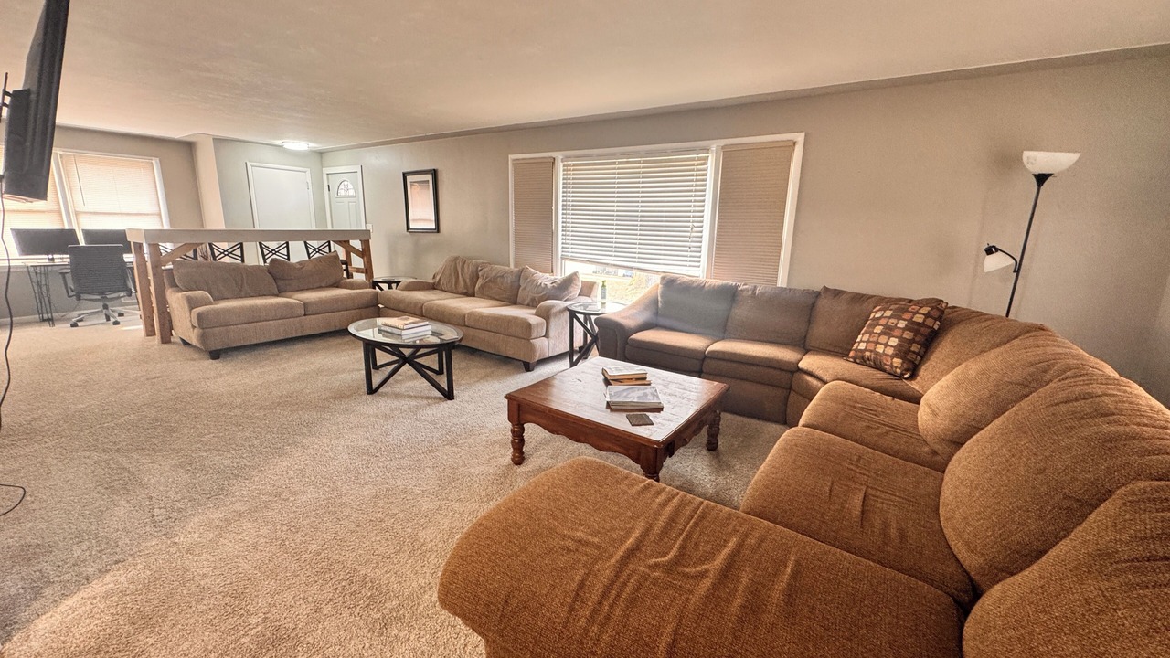 Photo of Livingroom in Westside Connection