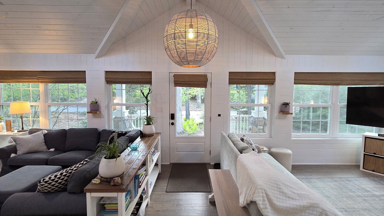 Photo of Livingroom in Michigan City