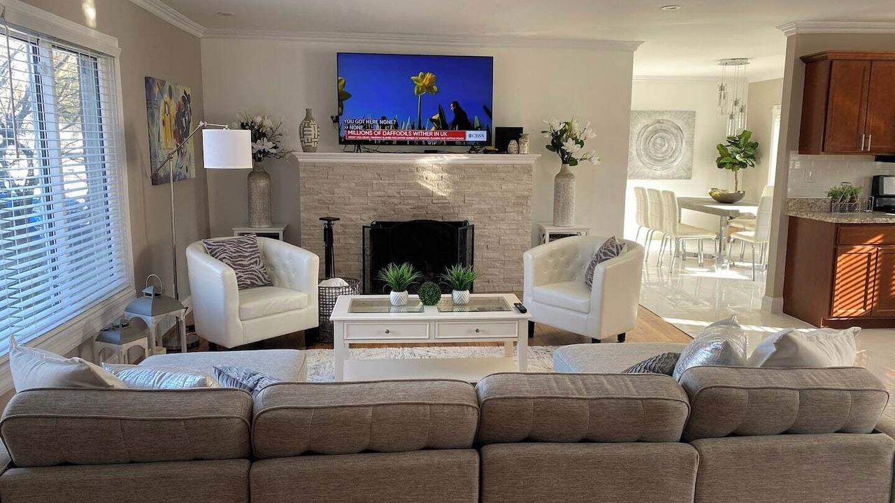 Photo of Livingroom in Harper Woods