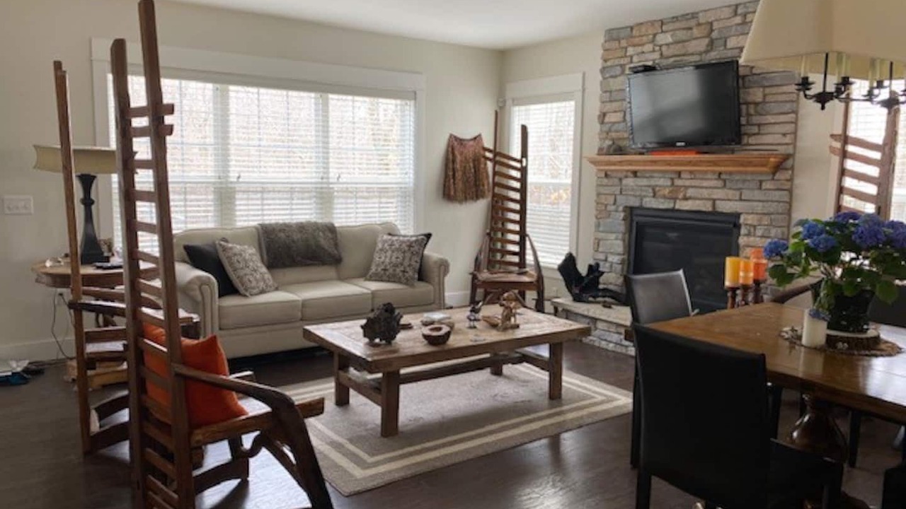 Photo of Livingroom in Pullman