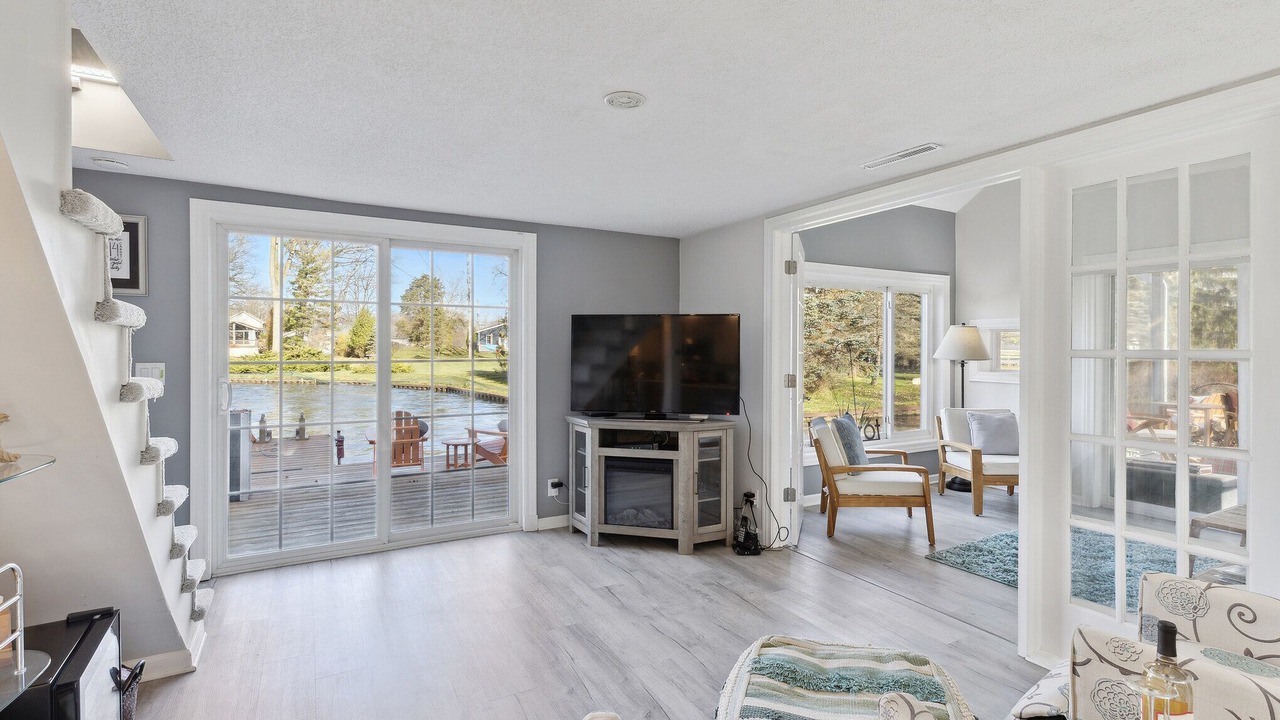 Photo of Livingroom in Grass Lake