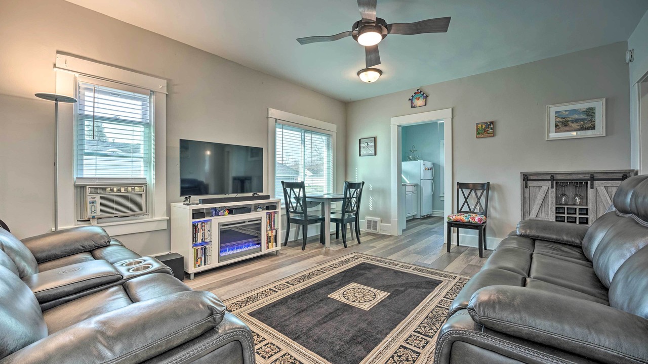 Photo of Livingroom in Paw Paw Lake