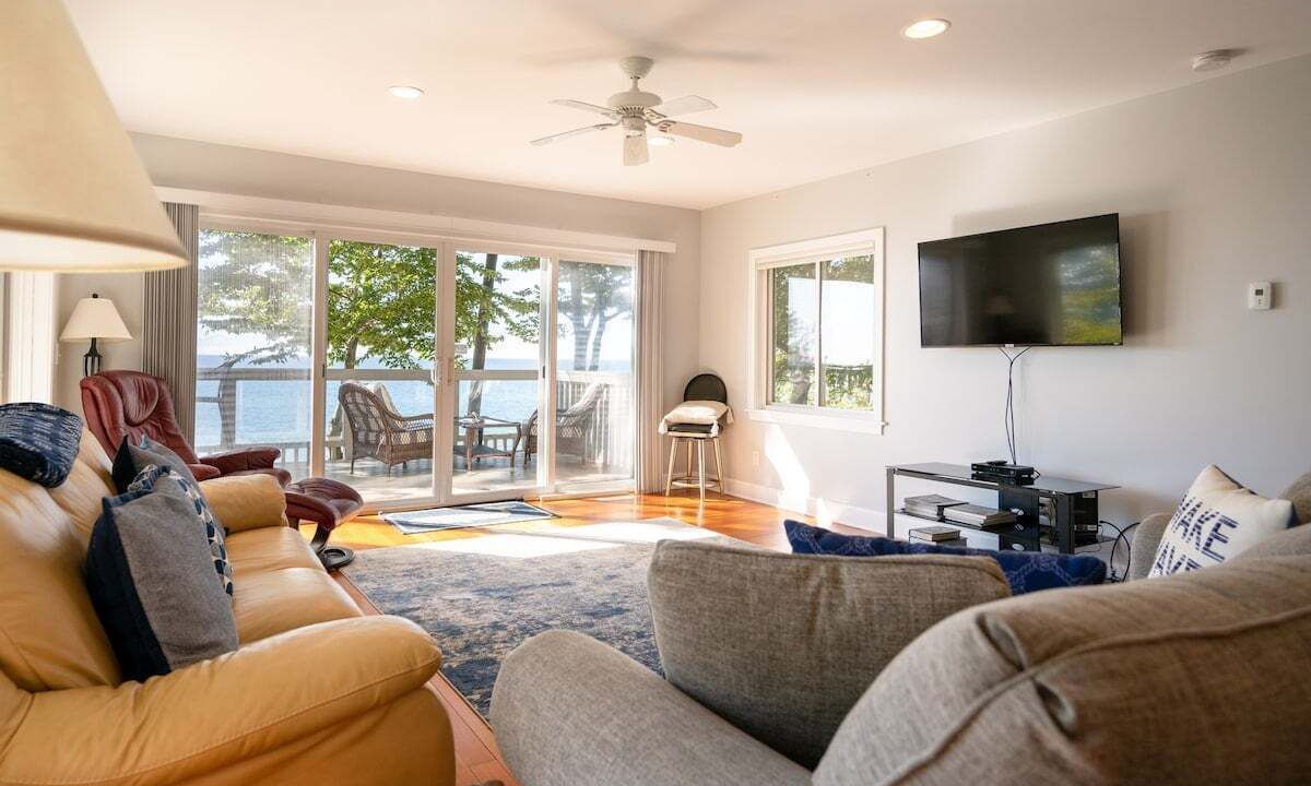 Photo of Livingroom in Lakeside