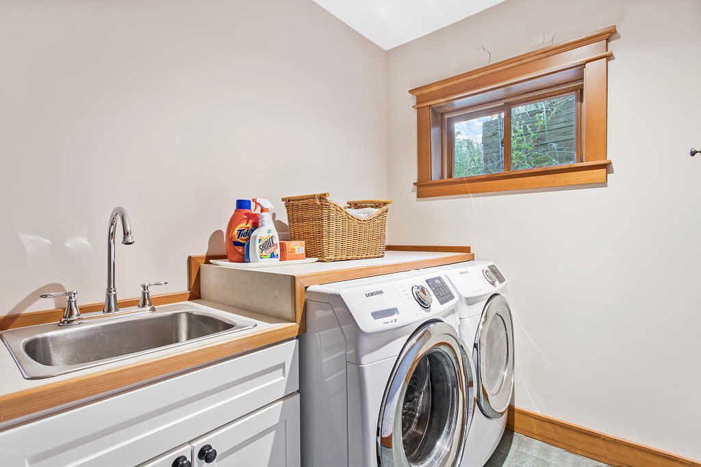 Photo of Bedroom in Montague