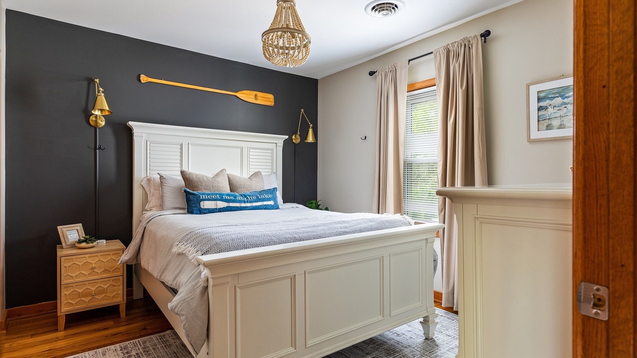Photo of Bedroom in Covert