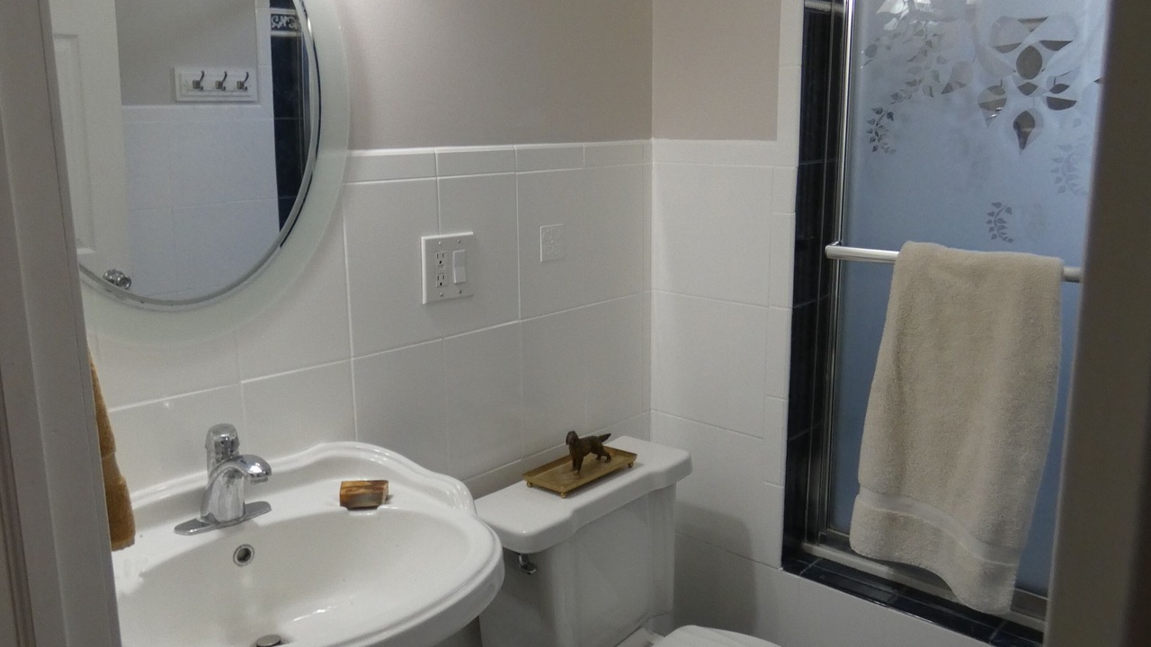 Photo of Bathroom in Logan Square