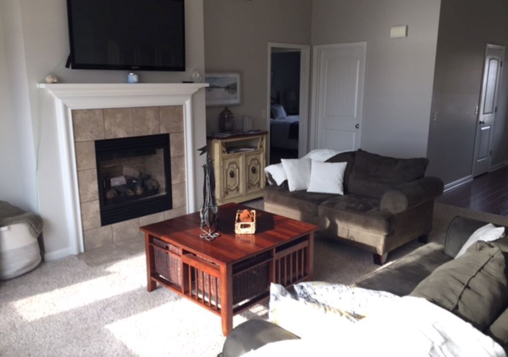 Photo of Livingroom in Frontier