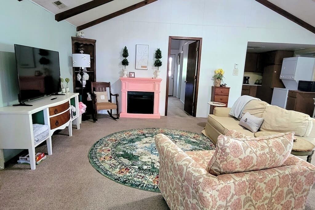 Photo of Livingroom in Paw Paw