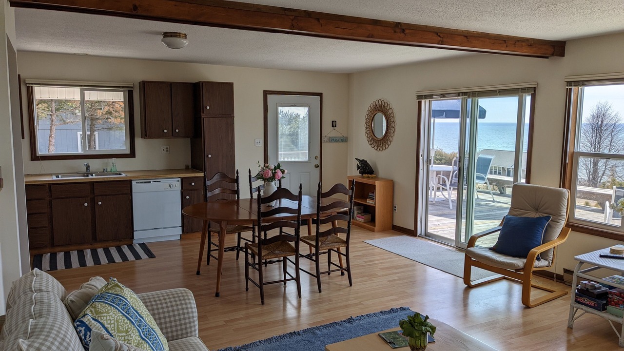 Photo of Livingroom in Montague
