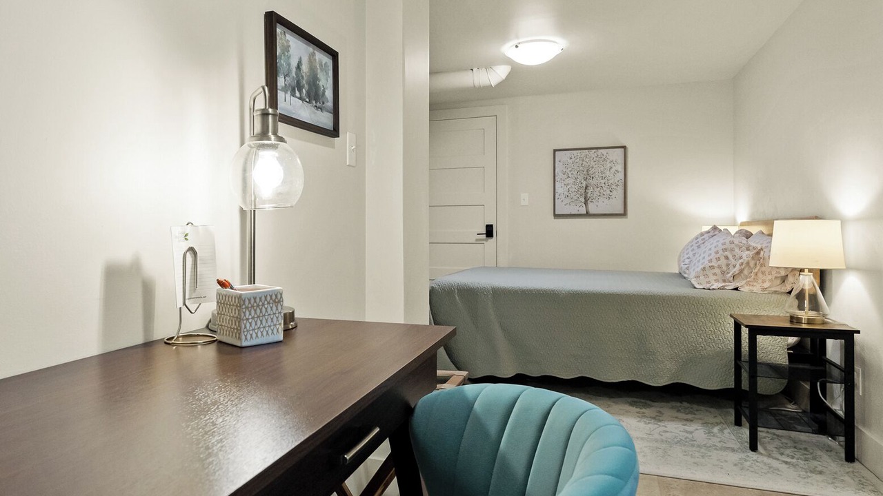 Photo of Bedroom in Lakeside