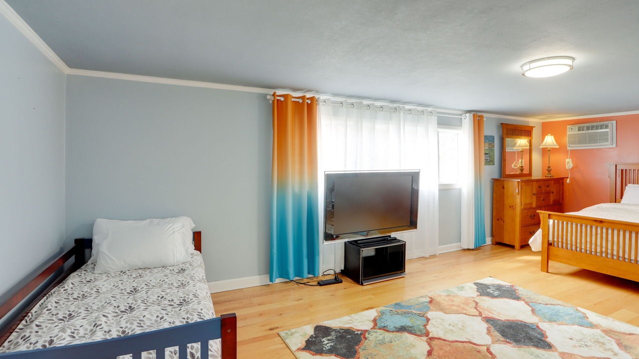 Photo of Bedroom in Woodland Beach