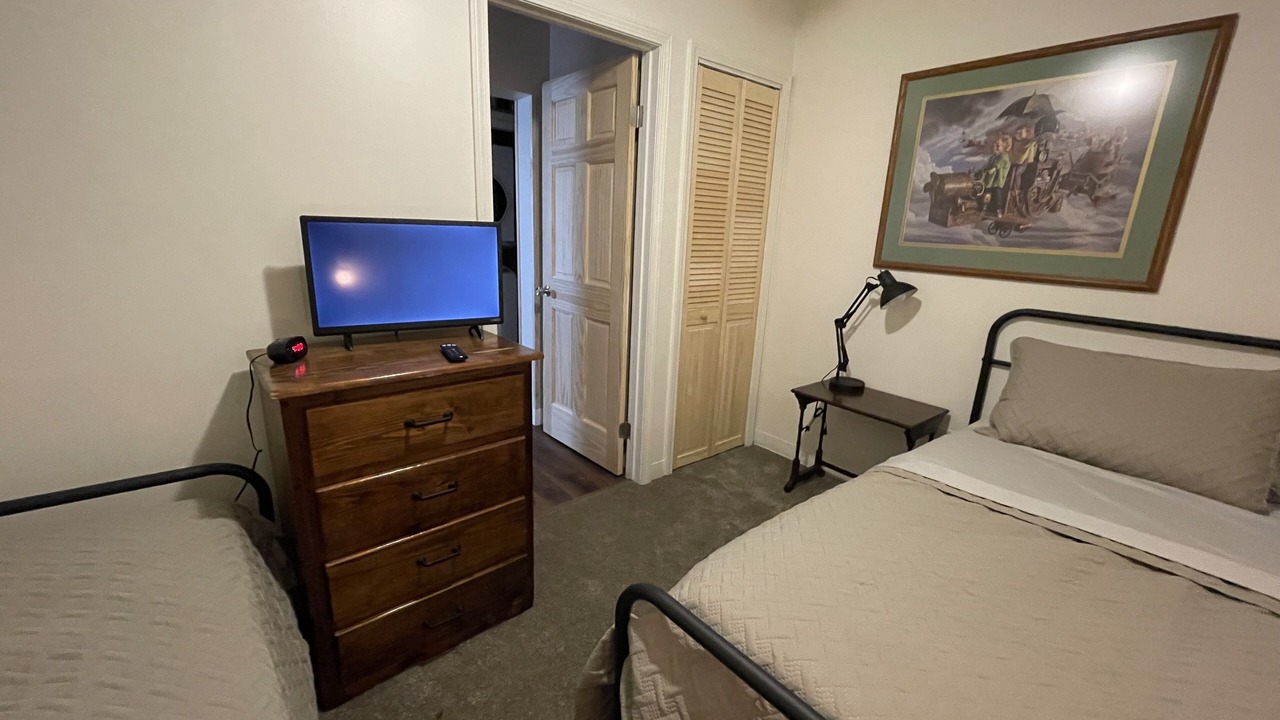 Photo of Bedroom in Seelyville
