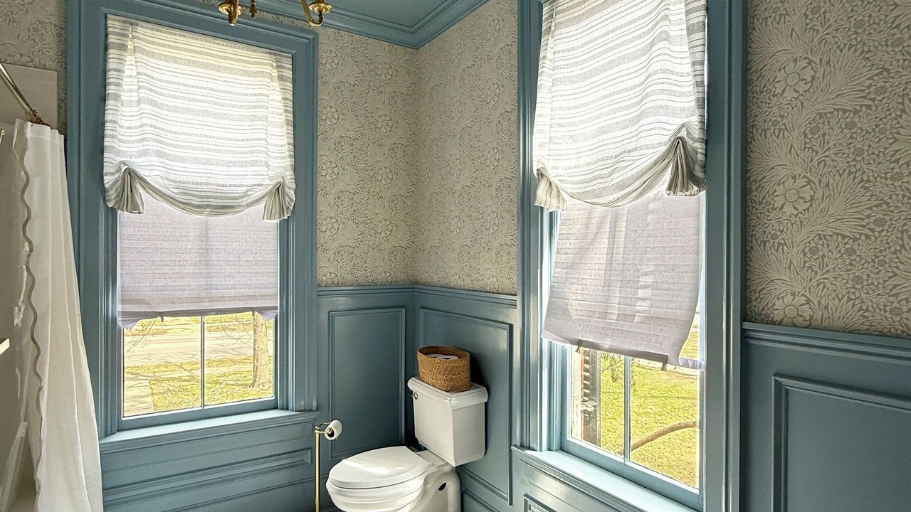 Photo of Bathroom in Niles