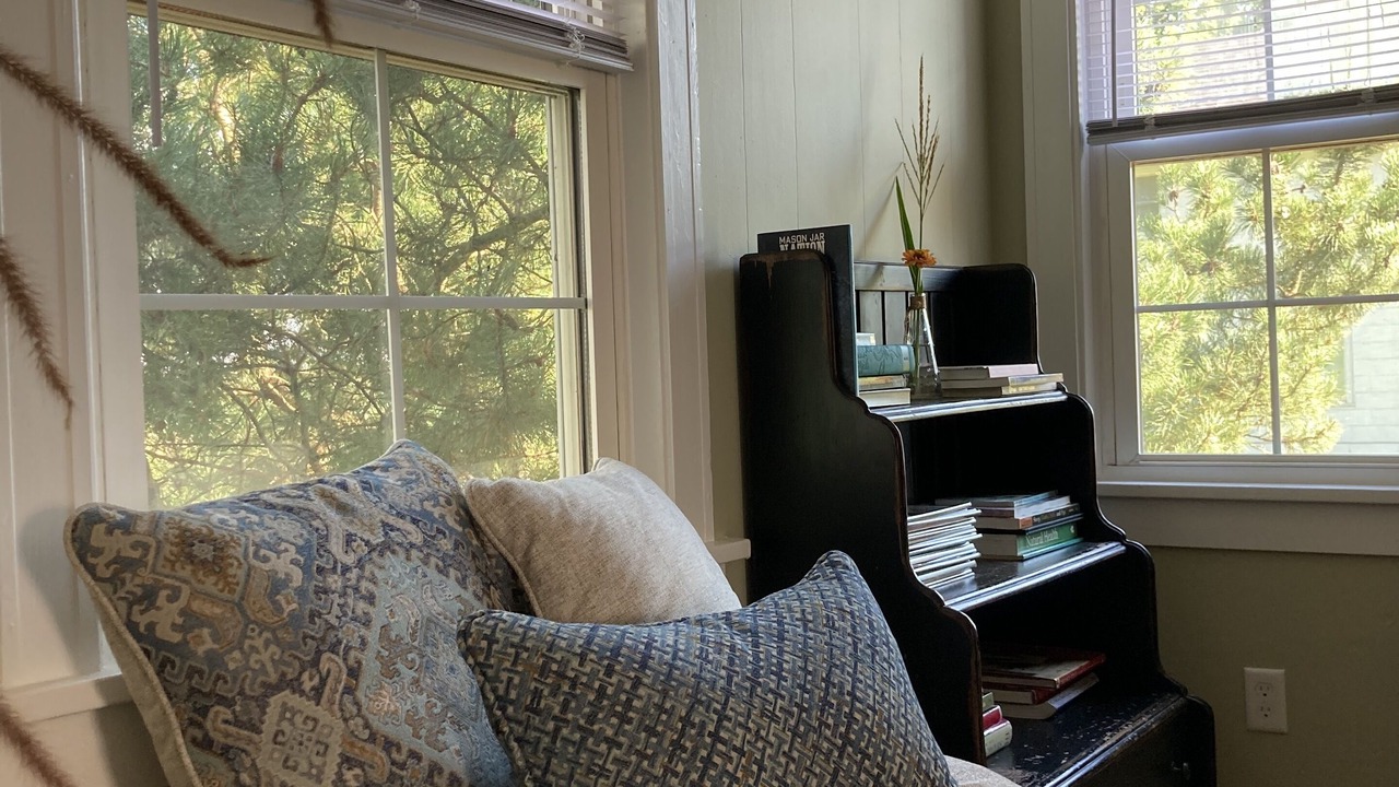 Photo of Livingroom in Thayer