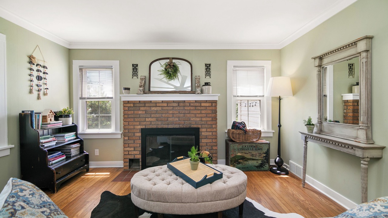 Photo of Livingroom in Thayer