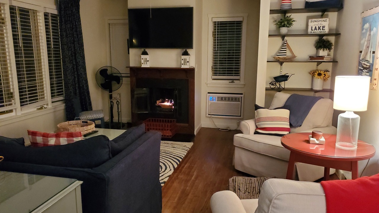 Photo of Livingroom in Grand Beach