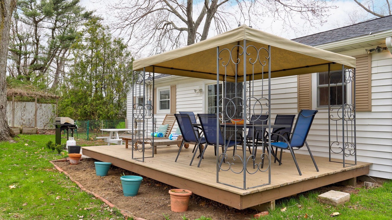 Photo of Outdoor in Waukazoo Woods